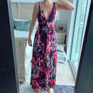 Matty M size small red/purple printed plunging neckline maxi dress